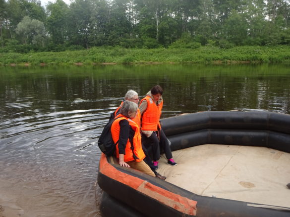Ausrangiertes Rettungsfloß