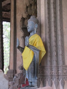 Geschmückte Statue im Nationalmuseum Vientiane